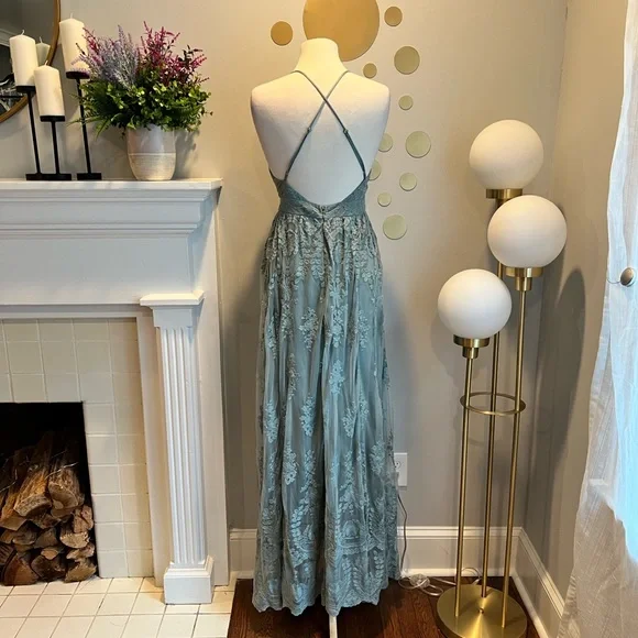 Wishlist Apparel Lace Maxi Dress - Picture 7 of 9